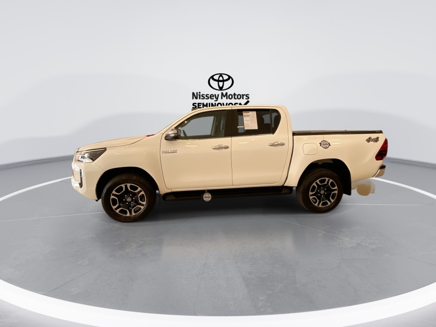 toyota hilux 2.8 d-4d turbo diesel cd srx 4x4 automatico 2023/24