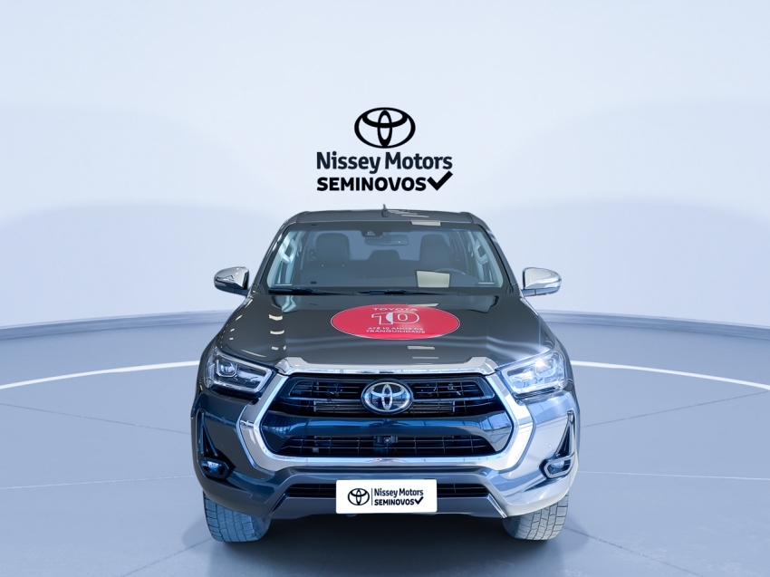 toyota hilux 2.8 d-4d turbo diesel cd srx 4x4 automatico 2023/24 toyota hilux 2.8 d-4d turbo diesel cd srx 4x4 automatico 2023/24