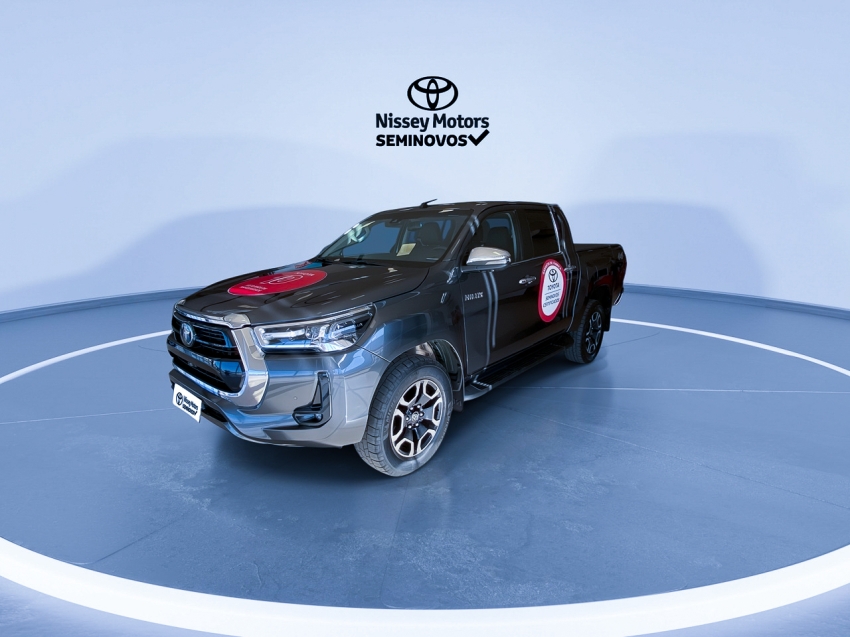 toyota hilux 2.8 d-4d turbo diesel cd srx 4x4 automatico 2023/24