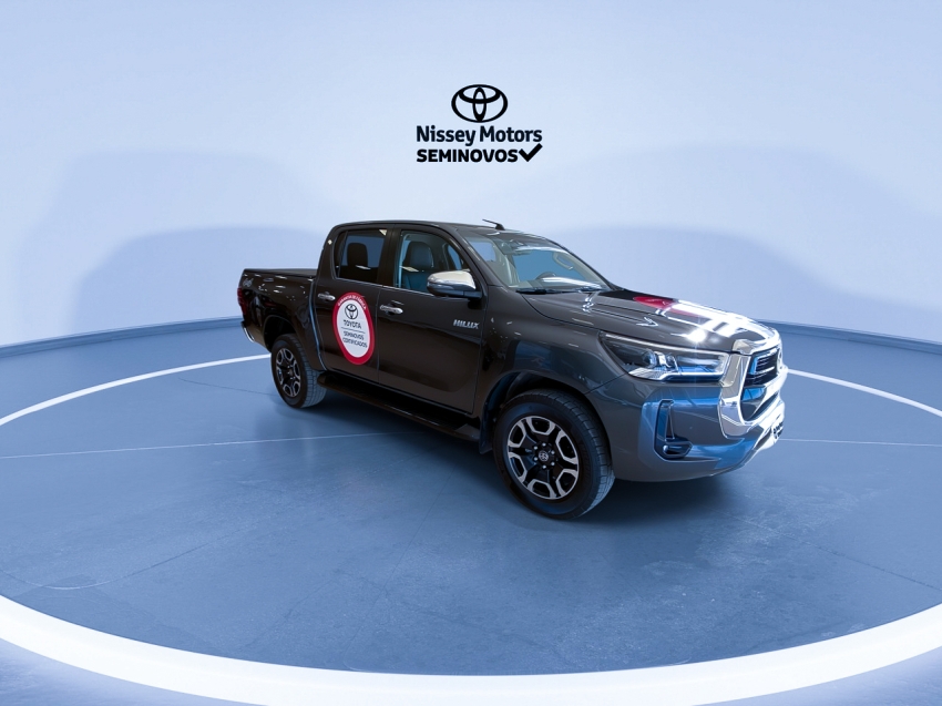 toyota hilux 2.8 d-4d turbo diesel cd srx 4x4 automatico 2023/24