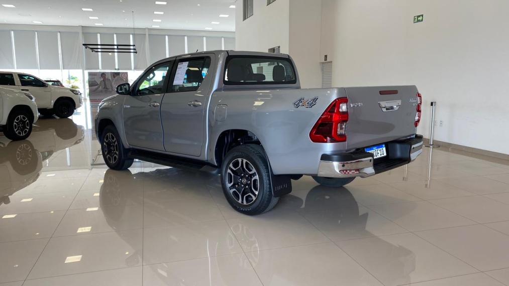 toyota hilux 2.8 d-4d turbo diesel cd srv 4x4 automatico 2024/254