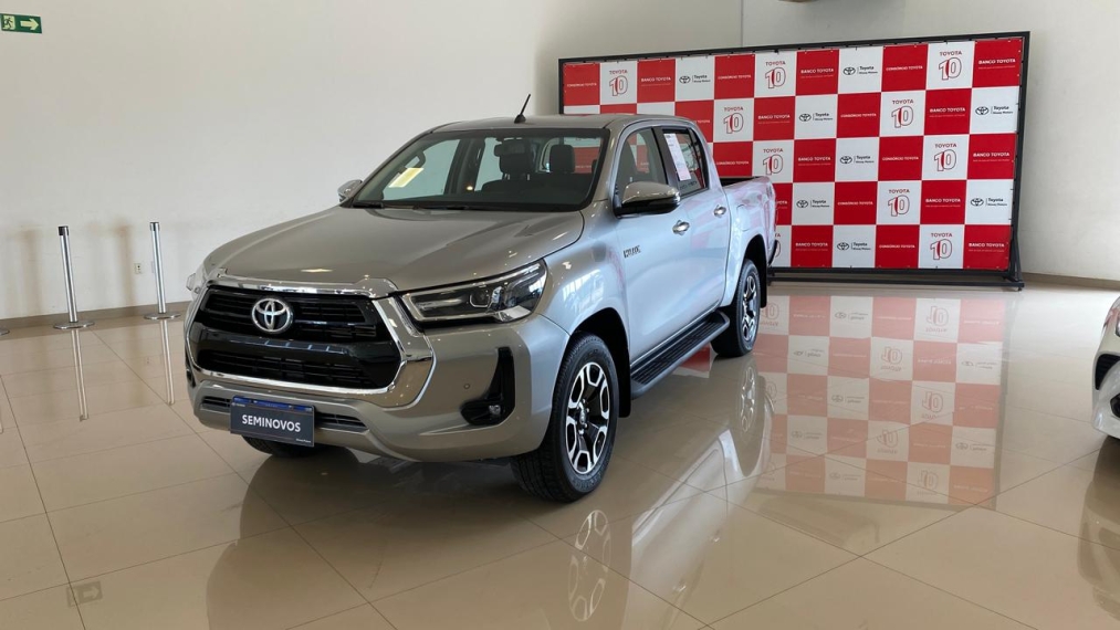 toyota hilux 2.8 d-4d turbo diesel cd srv 4x4 automatico 2024/252