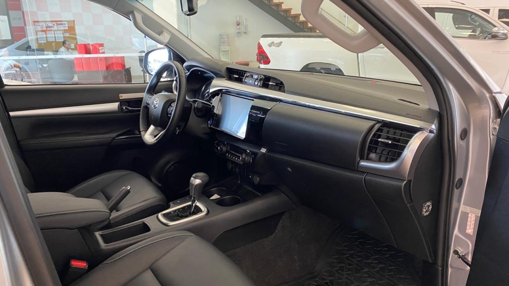 toyota hilux 2.8 d-4d turbo diesel cd srv 4x4 automatico 2024/258