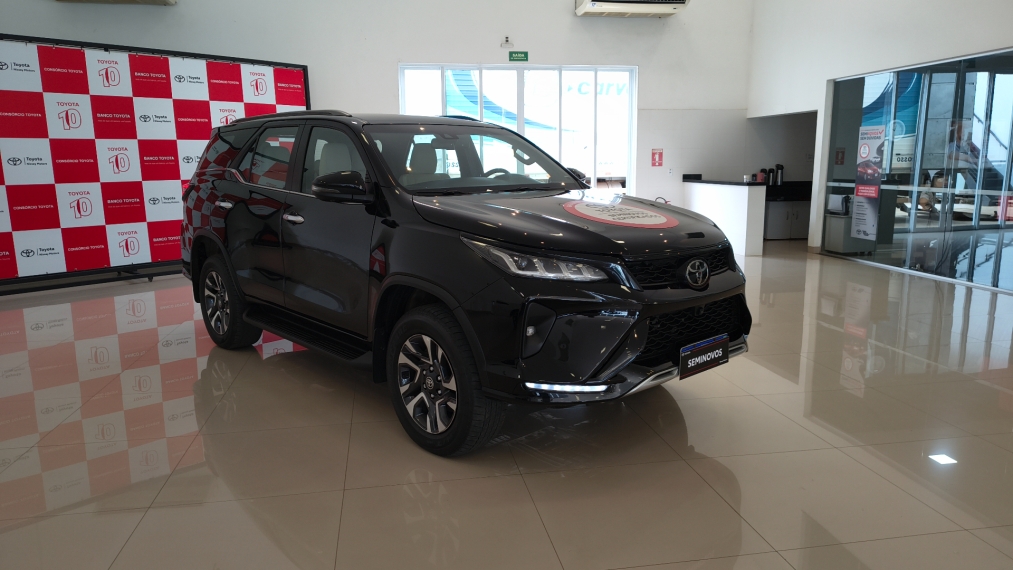 toyota hilux sw4 2.8 d-4d turbo diesel diamond 7l 4x4 automatico 2023/24