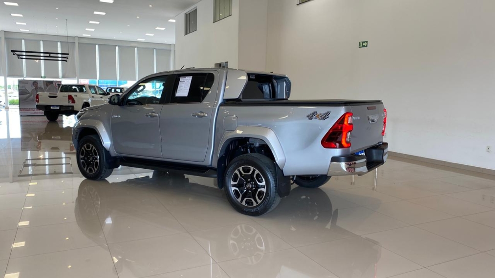 toyota hilux 2.8 d-4d turbo diesel cd srx plus 4x4 automatico 2025/254