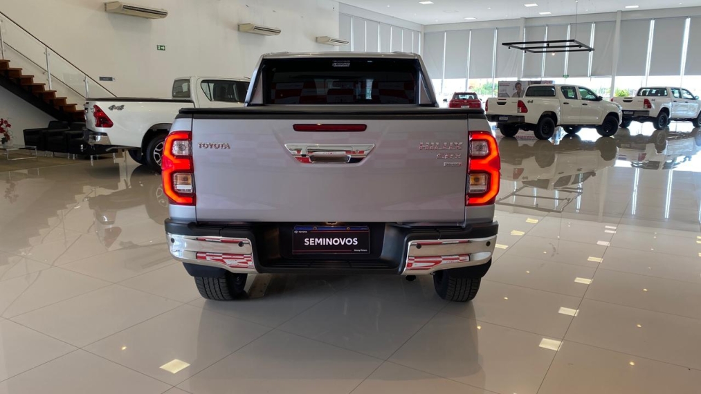 toyota hilux 2.8 d-4d turbo diesel cd srx plus 4x4 automatico 2025/256