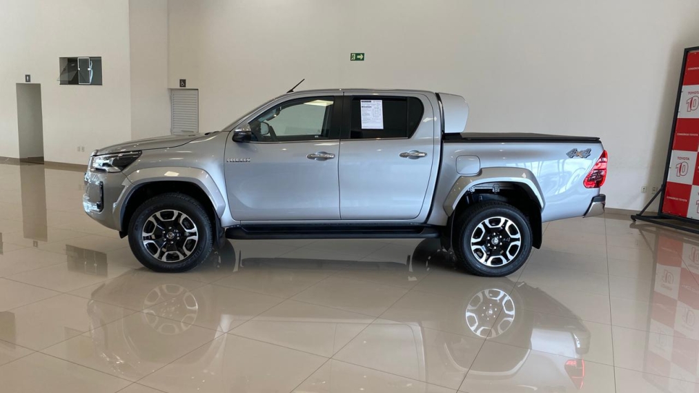 toyota hilux 2.8 d-4d turbo diesel cd srx plus 4x4 automatico 2025/253