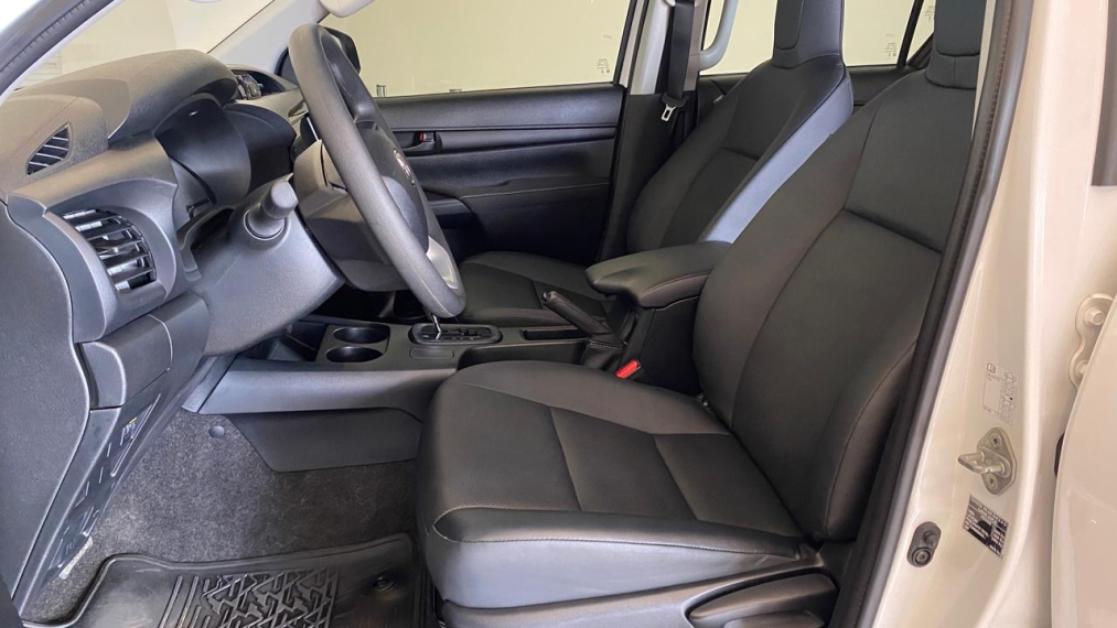 toyota hilux 2.8 d-4d turbo diesel cd power pack 4x4 automatica 2024/258