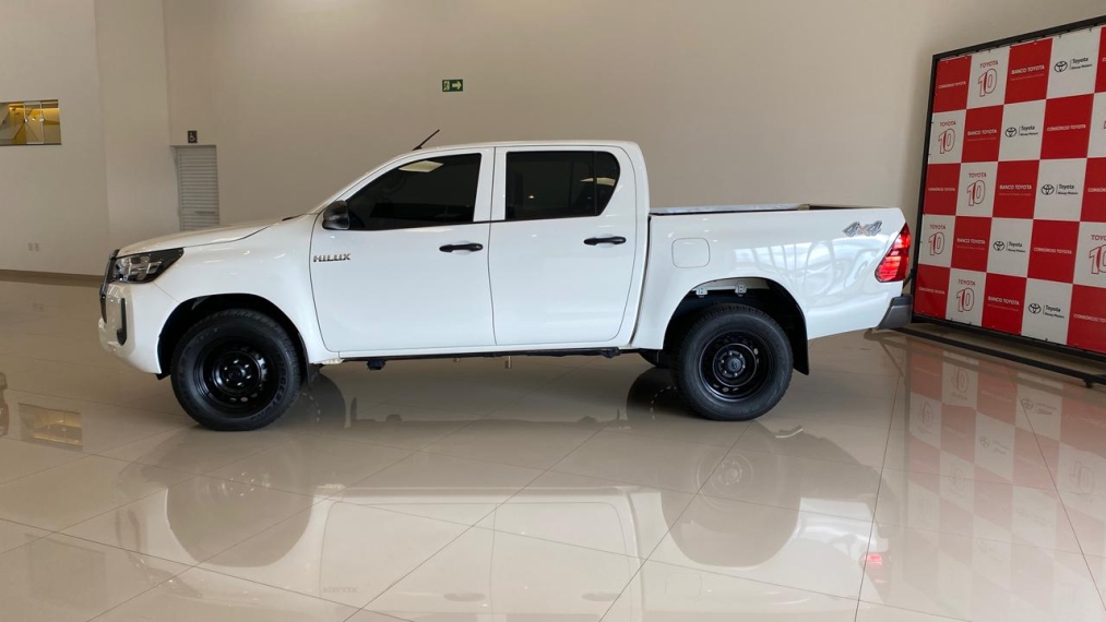toyota hilux 2.8 d-4d turbo diesel cd power pack 4x4 automatica 2024/253