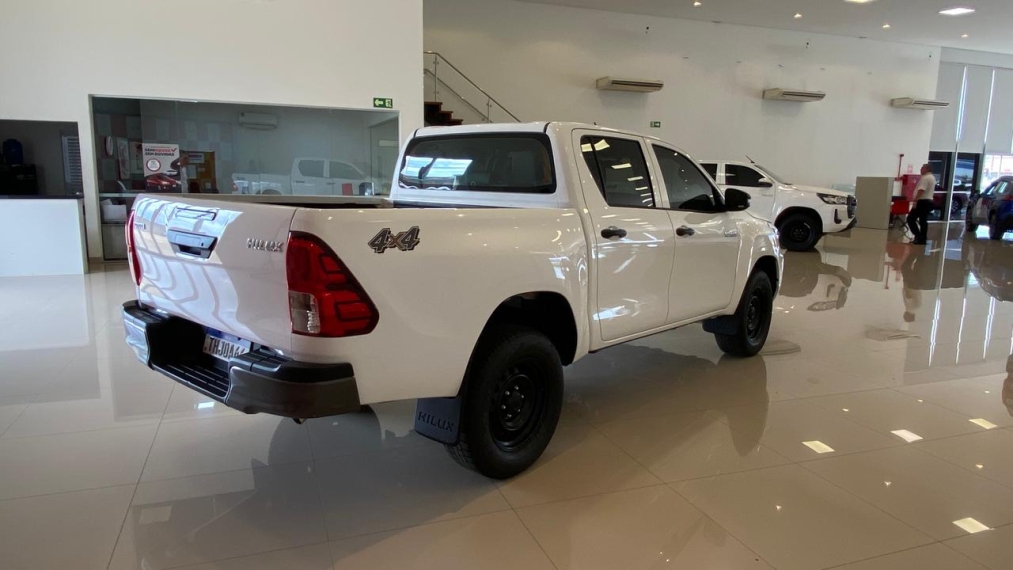 toyota hilux 2.8 d-4d turbo diesel cd power pack 4x4 automatica 2024/256