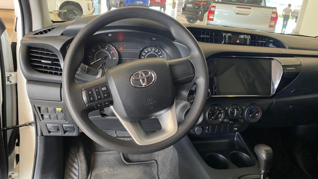 toyota hilux 2.8 d-4d turbo diesel cd power pack 4x4 automatica 2024/2510