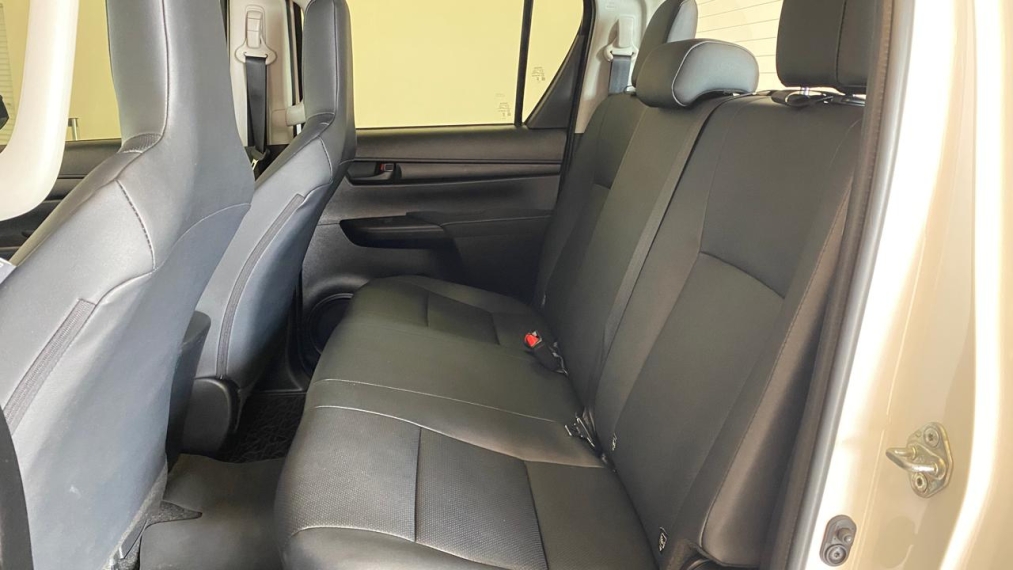 toyota hilux 2.8 d-4d turbo diesel cd power pack 4x4 automatica 2024/259