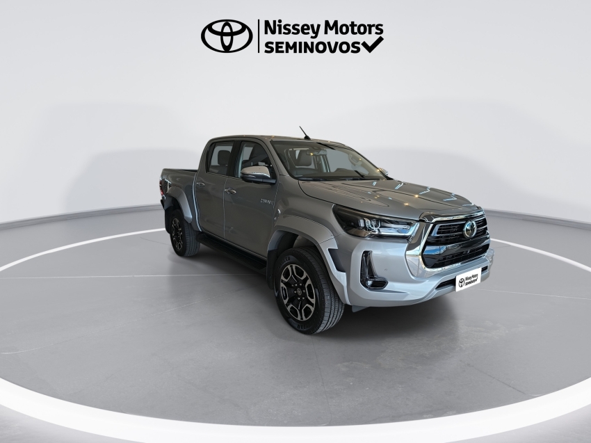 toyota hilux 2.8 d-4d turbo diesel cd srx 4x4 automatico 2024/247