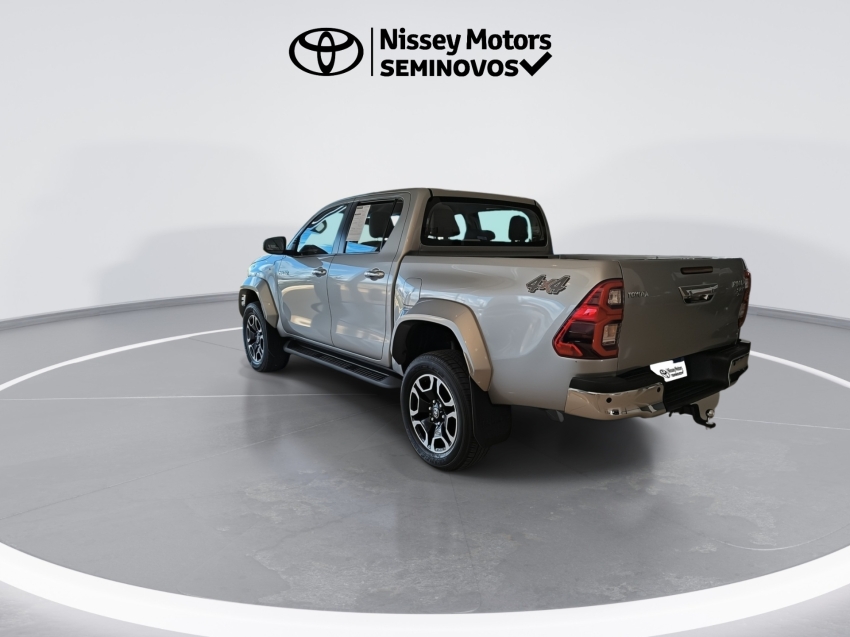 toyota hilux 2.8 d-4d turbo diesel cd srx 4x4 automatico 2024/244