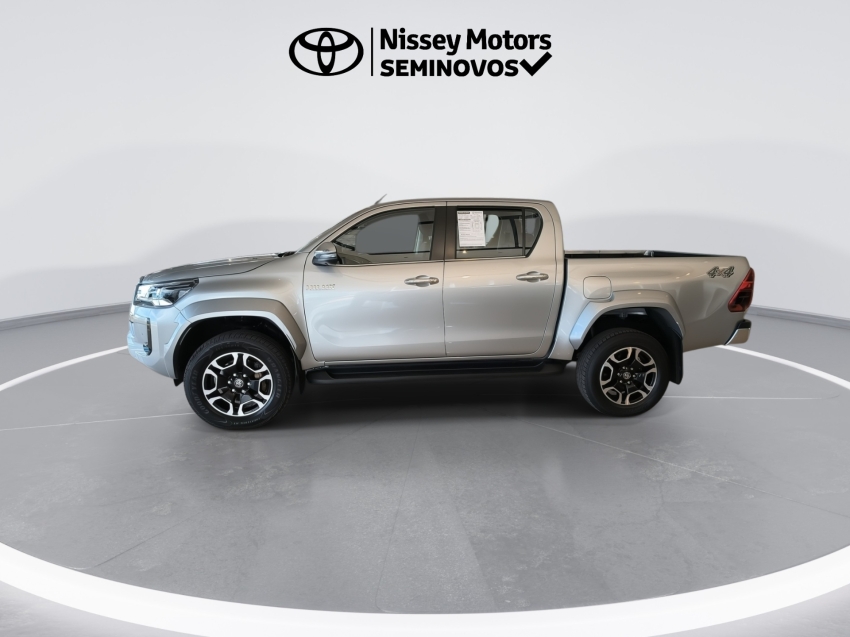 toyota hilux 2.8 d-4d turbo diesel cd srx 4x4 automatico 2024/243