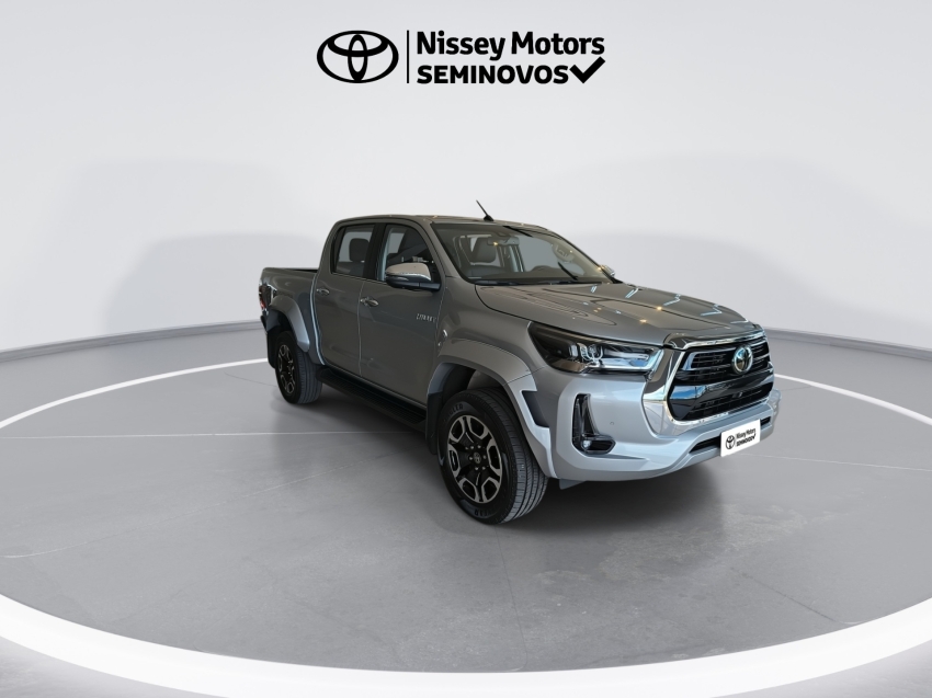 toyota hilux 2.8 d-4d turbo diesel cd srx 4x4 automatico 2024/241