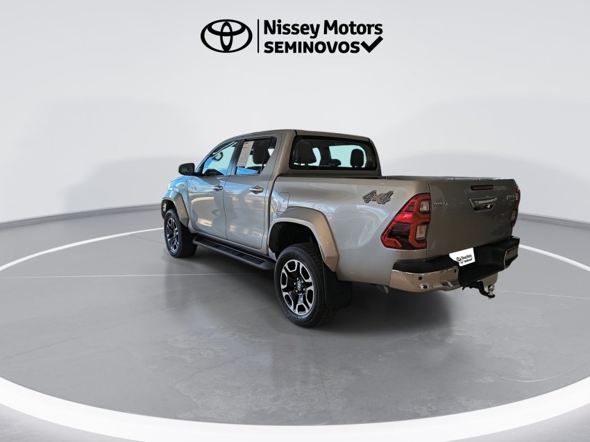 toyota hilux 2.8 d-4d turbo diesel cd srx 4x4 automatico 2024/243