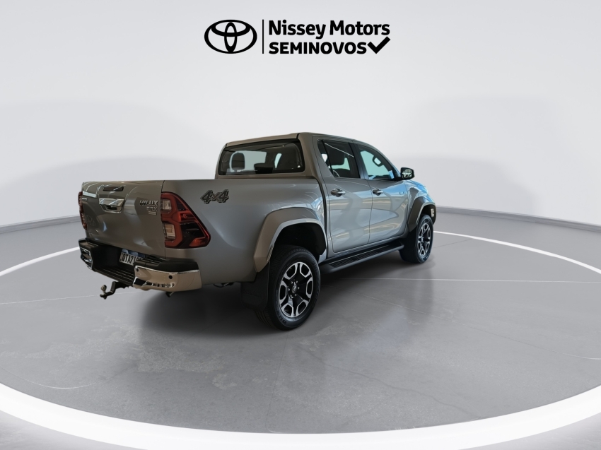 toyota hilux 2.8 d-4d turbo diesel cd srx 4x4 automatico 2024/246