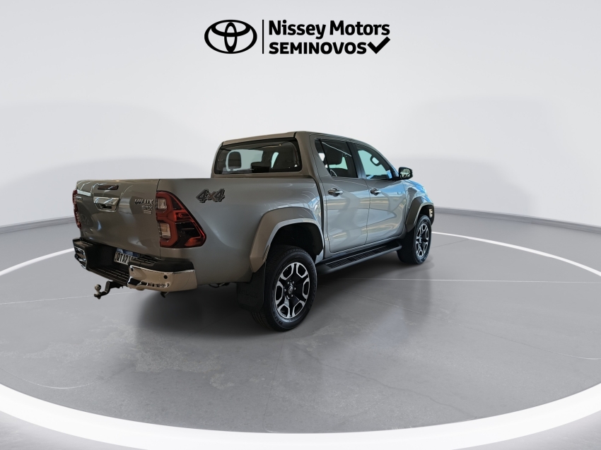 toyota hilux 2.8 d-4d turbo diesel cd srx 4x4 automatico 2024/245