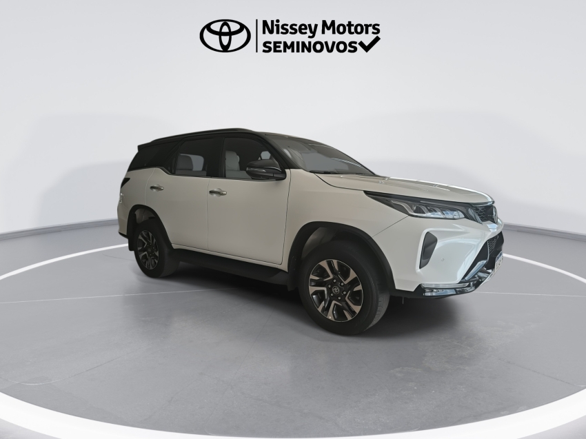 toyota hilux sw4 2.8 d-4d turbo diesel diamond 7l 4x4 automatico 2024/244