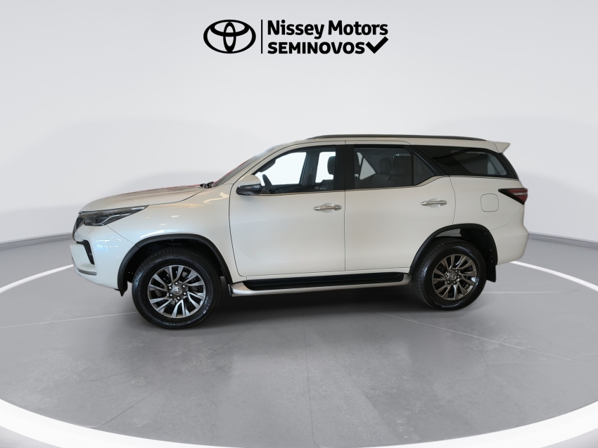 toyota hilux sw4 2.8 d-4d turbo diesel srx 4x4 automatico 2021/212