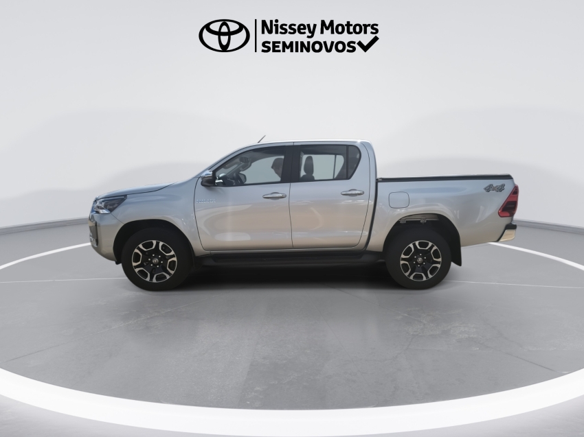toyota hilux 2.8 d-4d turbo diesel cd srv 4x4 automatico 2025/23
