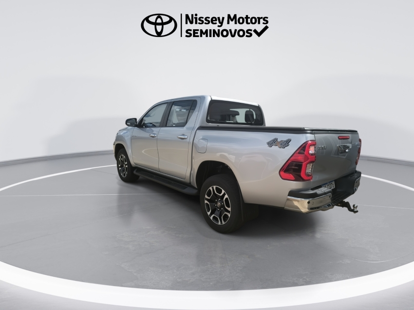 toyota hilux 2.8 d-4d turbo diesel cd srv 4x4 automatico 2025/25