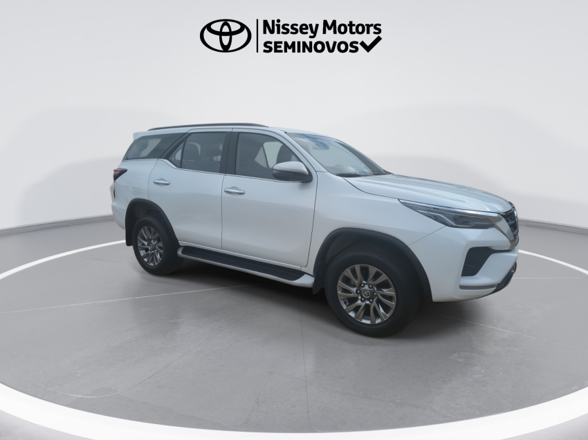 toyota hilux 2.8 d-4d turbo diesel cd srx 4x4 automatico 2023/247