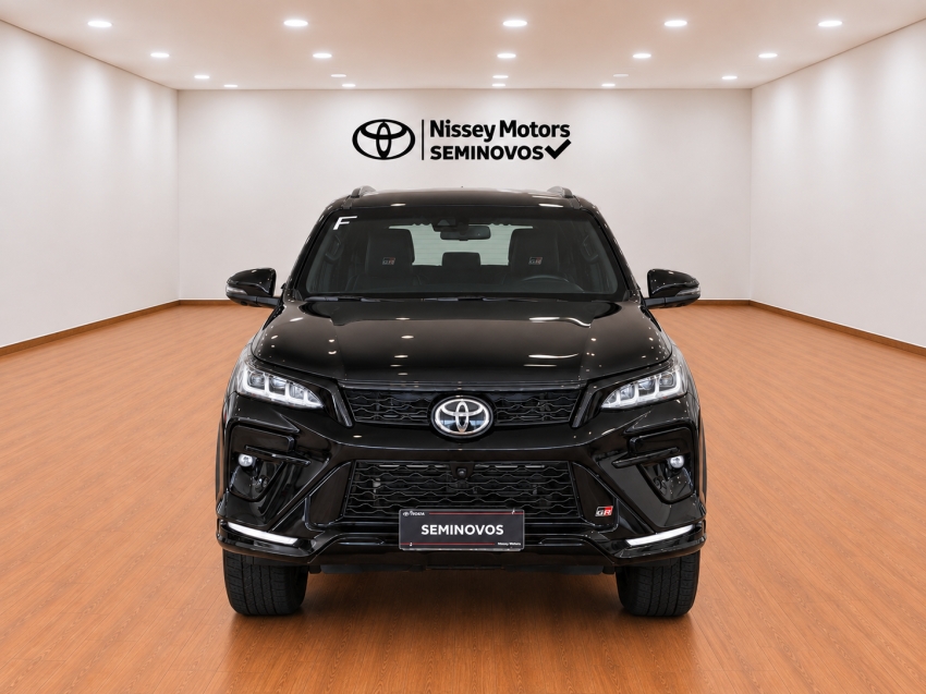 toyota hilux sw4 2.8 d-4d turbo diesel gr-s 7l 4x4 automatico 2022/23