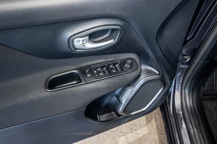 JEEP RENEGADE 1.3 T270 TURBO FLEX AT6 18