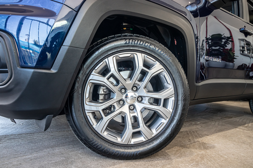 JEEP RENEGADE 1.3 T270 TURBO FLEX LONGITUDE AT6 2