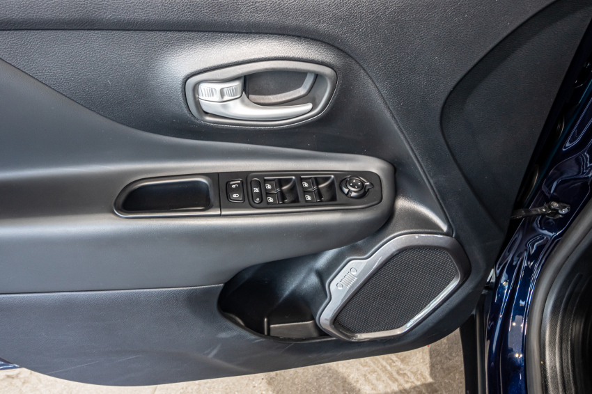 JEEP RENEGADE 1.3 T270 TURBO FLEX LONGITUDE AT6 17
