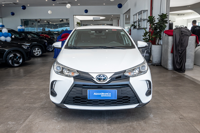 Toyota YARIS 1.5 16V FLEX SEDAN XS MULTIDRIVE 2