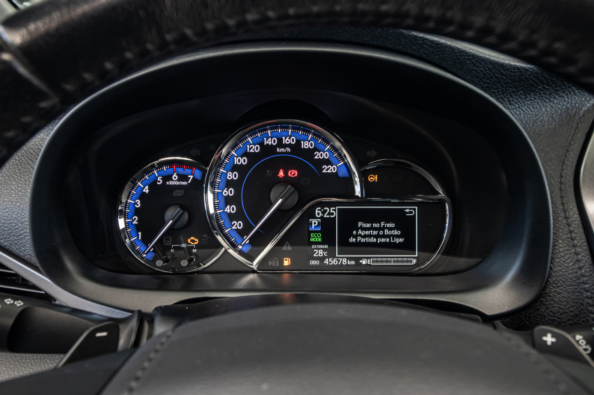 Toyota YARIS 1.5 16V FLEX SEDAN XS MULTIDRIVE 11