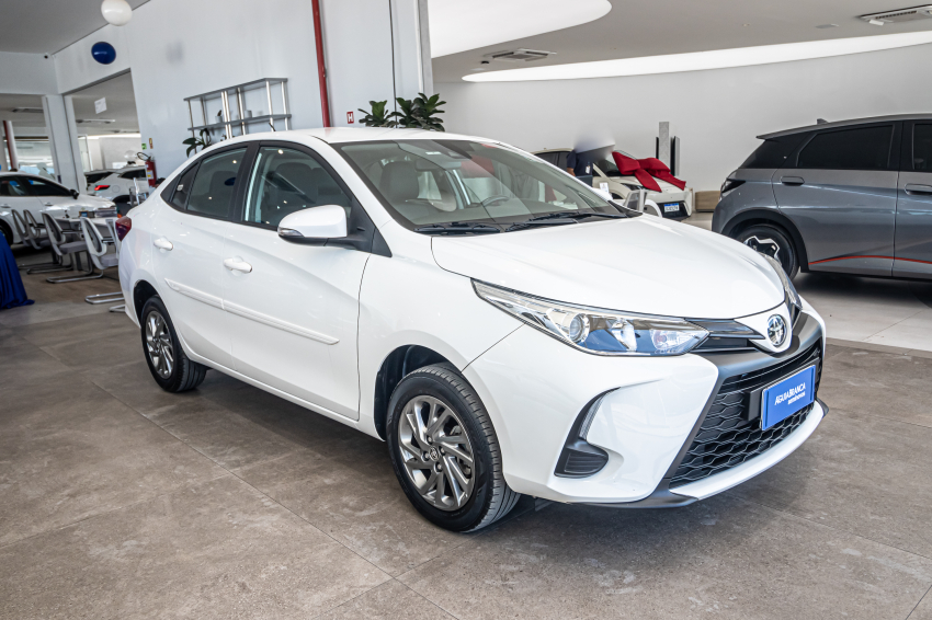 Toyota YARIS 1.5 16V FLEX SEDAN XS MULTIDRIVE 4