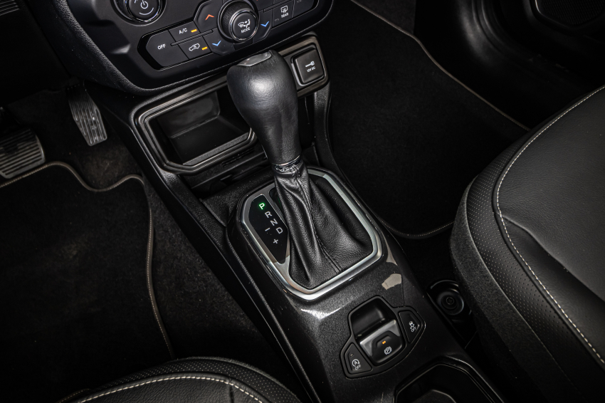 JEEP RENEGADE 1.3 T270 TURBO FLEX LONGITUDE AT6 17