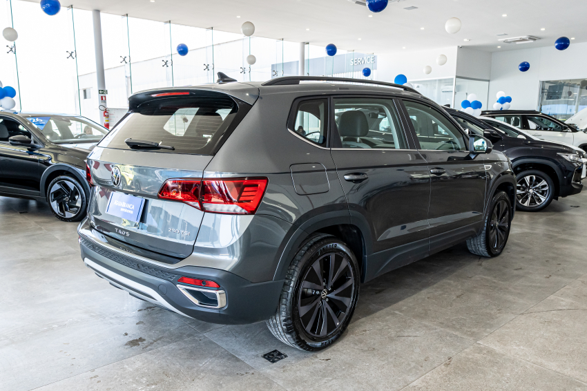 Volkswagen TAOS 1.4 250 TSI TOTAL FLEX COMFORTLINE AUTOMÁTICO 10