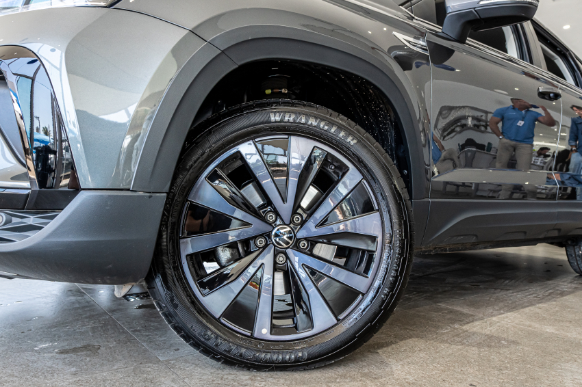 Volkswagen TAOS 1.4 250 TSI TOTAL FLEX COMFORTLINE AUTOMÁTICO 2