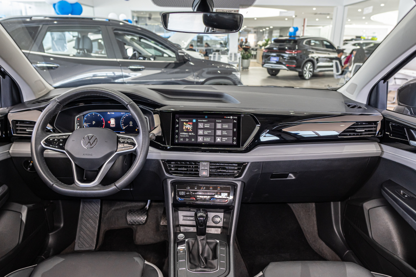 Volkswagen TAOS 1.4 250 TSI TOTAL FLEX COMFORTLINE AUTOMÁTICO 13