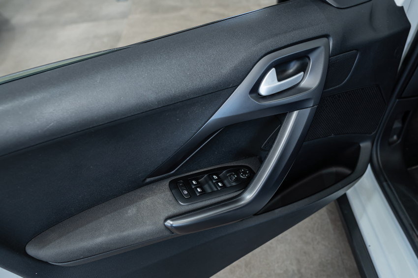 Peugeot 2008 1.6 16V THP FLEX STYLE 4P AUTOMÁTICO 18