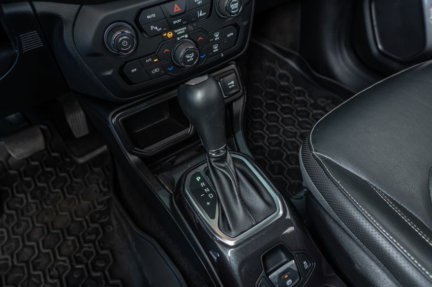 JEEP RENEGADE 1.3 T270 TURBO FLEX LONGITUDE AT6 17
