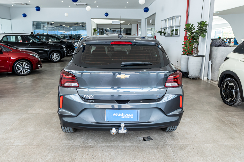 Chevrolet ONIX 1.0 FLEX LT MANUAL 8