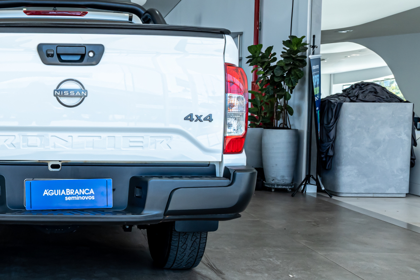 Nissan FRONTIER 2.3 16V TURBO DIESEL ATTACK CD 4X4 AUTOMÁTICO 9