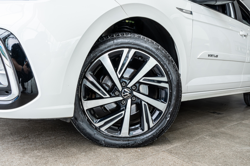 Volkswagen VIRTUS 1.0 200 TSI HIGHLINE AUTOMÁTICO 2