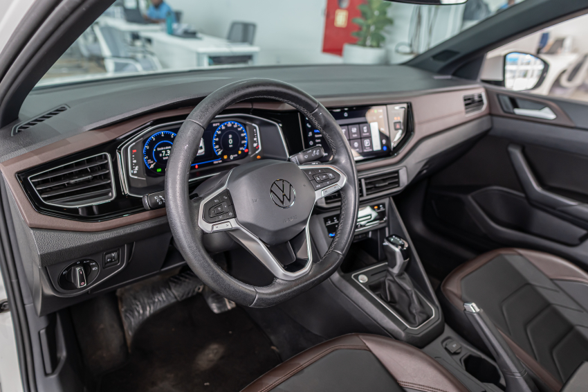 Volkswagen VIRTUS 1.0 200 TSI HIGHLINE AUTOMÁTICO 14