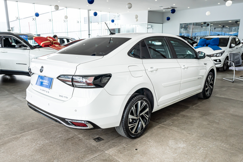 Volkswagen VIRTUS 1.0 200 TSI HIGHLINE AUTOMÁTICO 10