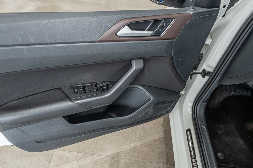 Volkswagen VIRTUS 1.0 200 TSI HIGHLINE AUTOMÁTICO 19