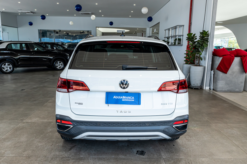 Volkswagen TAOS 1.4 250 TSI TOTAL FLEX COMFORTLINE AUTOMÁTICO 8