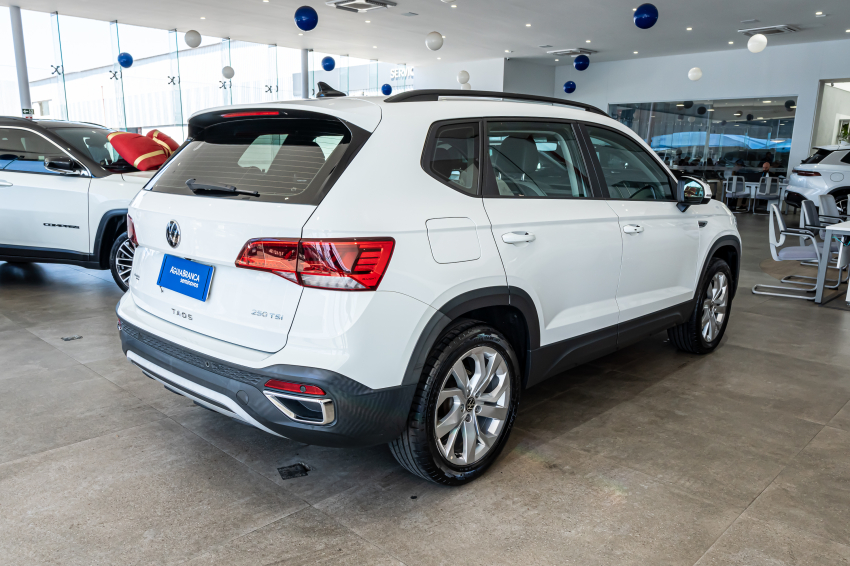Volkswagen TAOS 1.4 250 TSI TOTAL FLEX COMFORTLINE AUTOMÁTICO 10