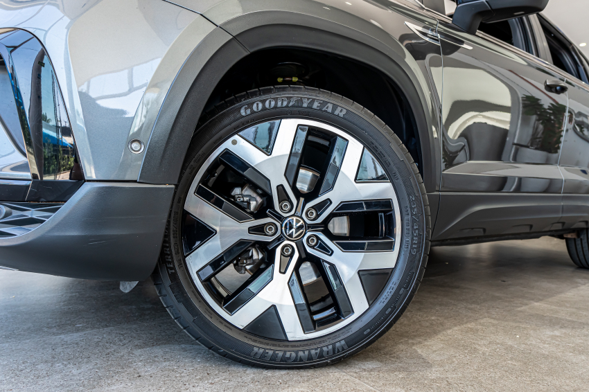 Volkswagen TAOS 1.4 250 TSI TOTAL FLEX HIGHLINE AUTOMÁTICO 2